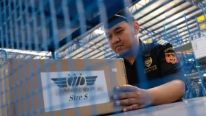 Produk China Banjiri Indonesia: Mengancam Industri Lokal dan Pekerja!