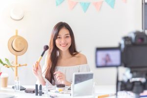 Jadi Influencer, Cuan dari Medsos!