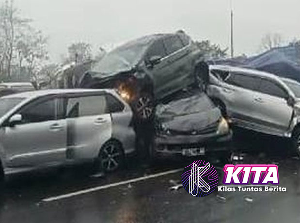 Kecelakaan Beruntun di Tol Cipularang