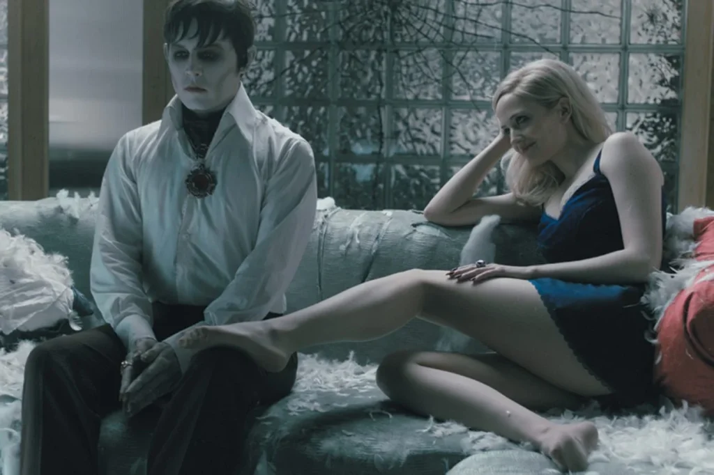 Dark Shadows Film 2 Abad Hilang, Magic Dendam Abadi!